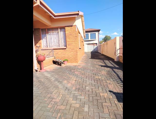 3 BEDROOM HOUSE FOR SALE IN RICHVIEW